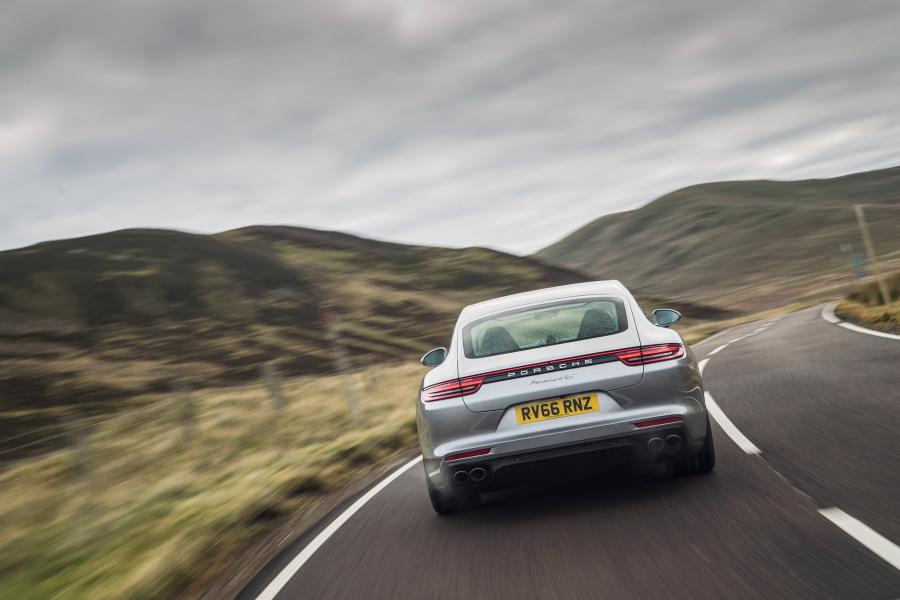  Porsche Panamera 4S 2016 года  (UK) (фото 12 из 28)